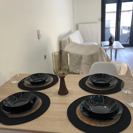 Center Apartment *